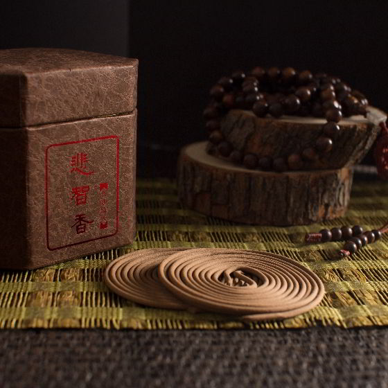 #4083 悲智香 星洲沉香 中盤 Prajna Agarwood Incense Medium Coil (里仁) 48 pcs