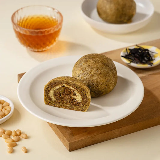 #6669 愛麗絲禮盒 Harmony Moon Pie Pine Nut Black Tea Cake (丰丹) 410 g